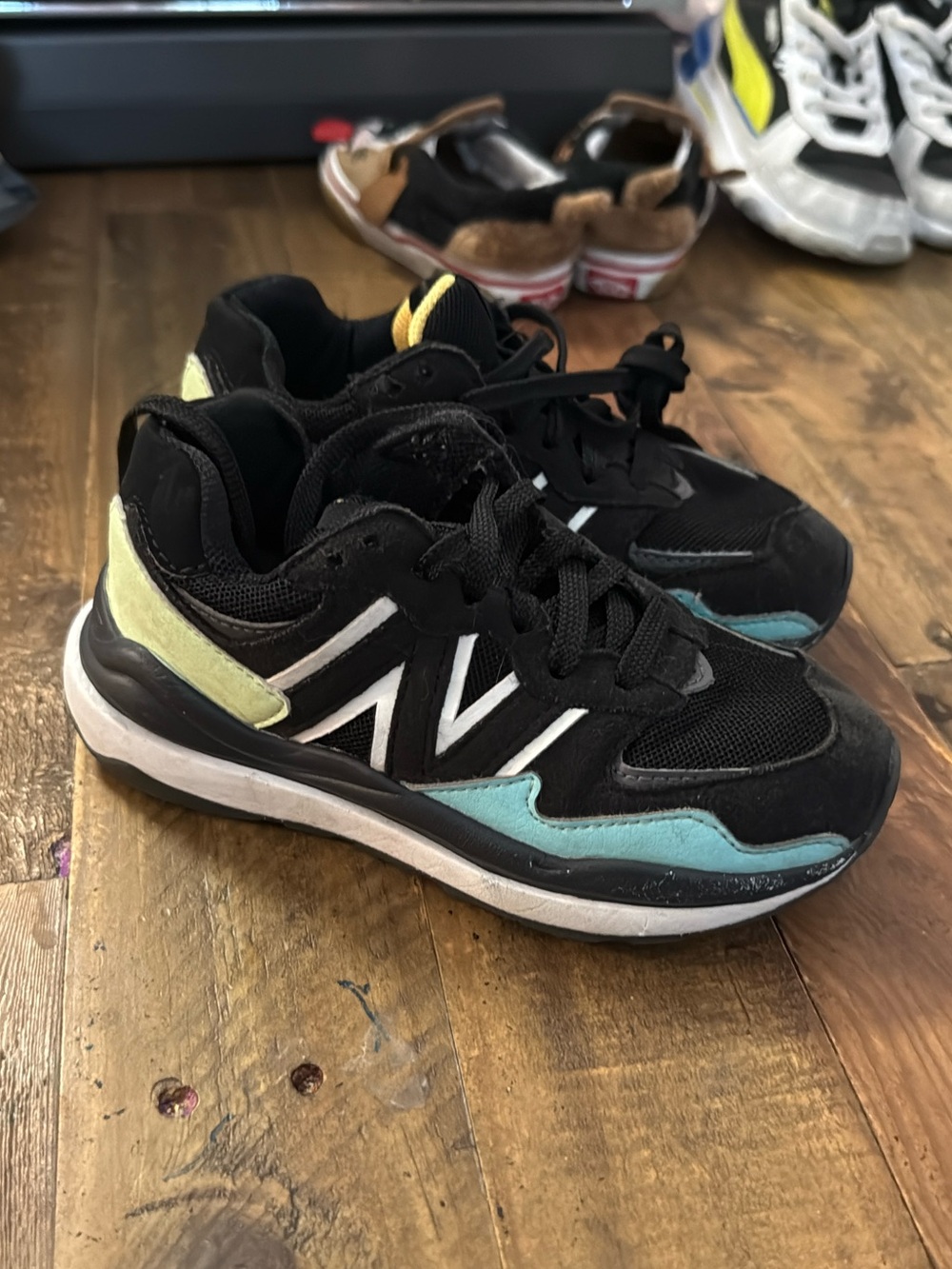 New Balance Kids Black, Teal & Yellow Athletic Sneakers 11C